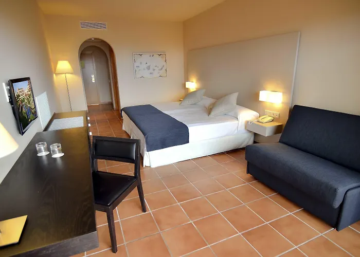 Отель Jacaranda 4*