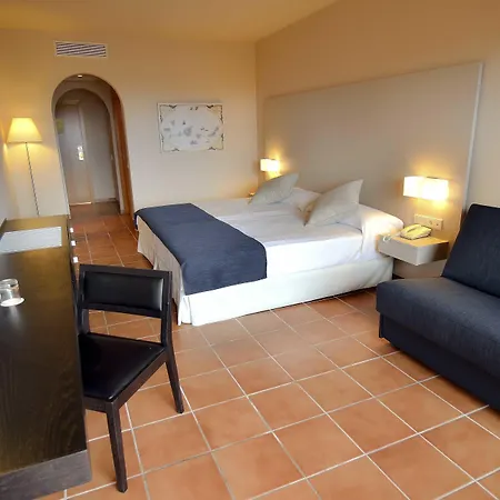 Отель Jacaranda 4*
