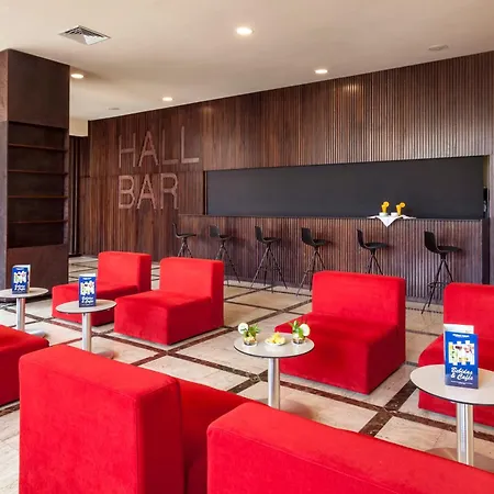 Jacaranda Hotel 4*
